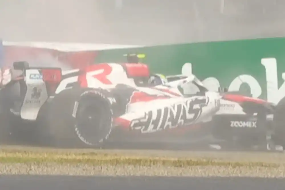 Bearman est sorti sain et sauf de sa monoplace après son crash à Suzuka