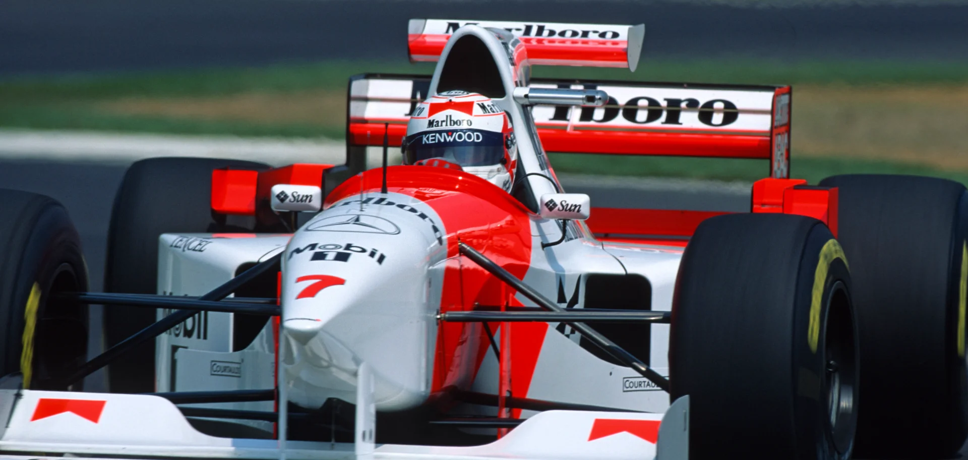 Le 16 mars 1995, Nigel Mansell ne rentrait pas dans le cockpit de sa McLaren MP4/10