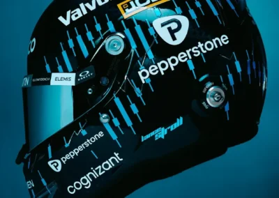 Vue de profil du casque spécial pour le Grand Prix d'Australie 2026 de Lance Stroll pilote Aston Martin de Formule 1