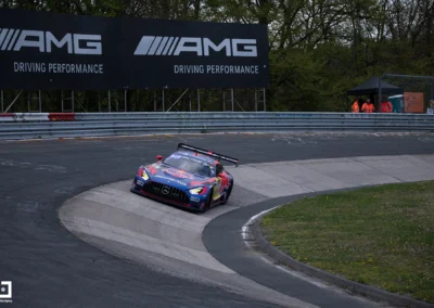NLS - 24 Heures Nurburgring 2026 - Qualifier - Mercedes AMG GT3 Max Verstappen dans le virage Karousel