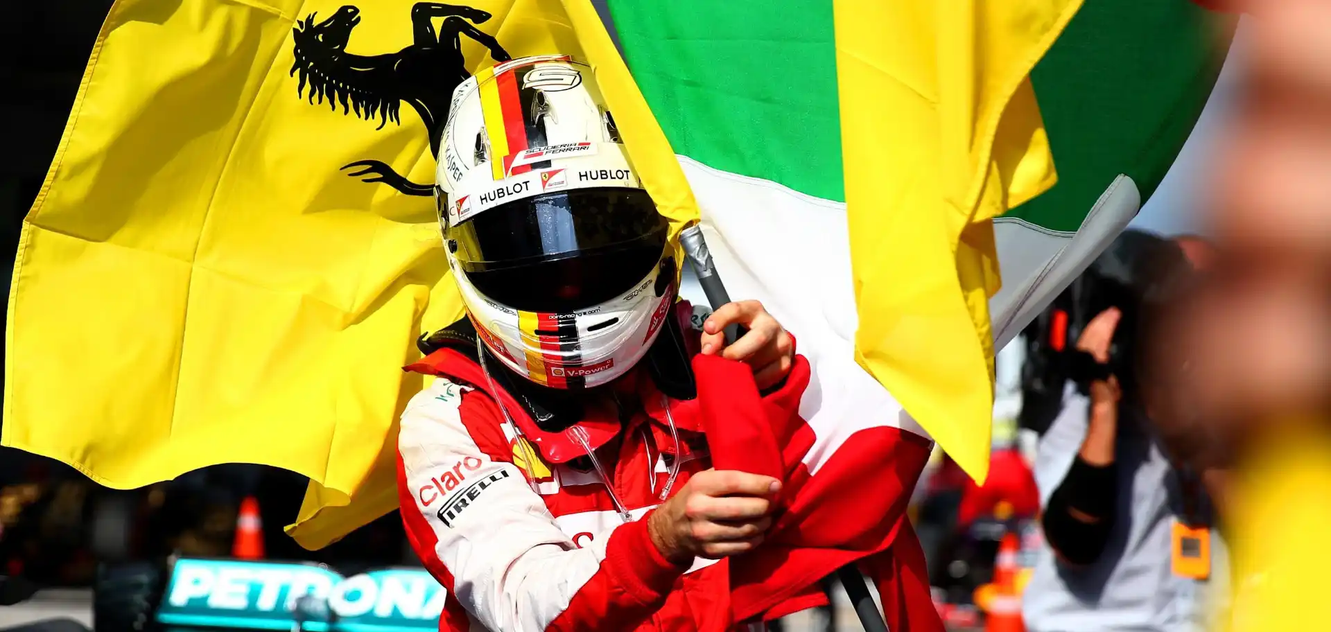 f1-ephemeride-29-mars-2015-vettel-ferrari-malaisie-victoire Le 29 mars 2015 : Sebastian Vettel remporte son premier succès pour la Scuderia Ferrari