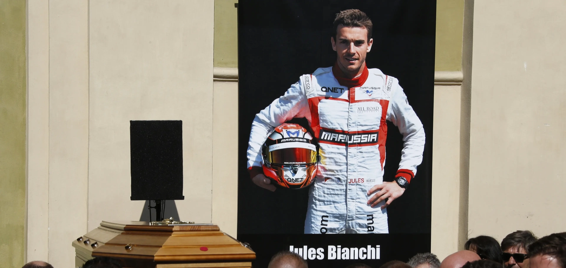 F1 - 17 juillet 2015 : Le pilote Jules Bianchi décède des suites de son accidents au GP du Japon 2014