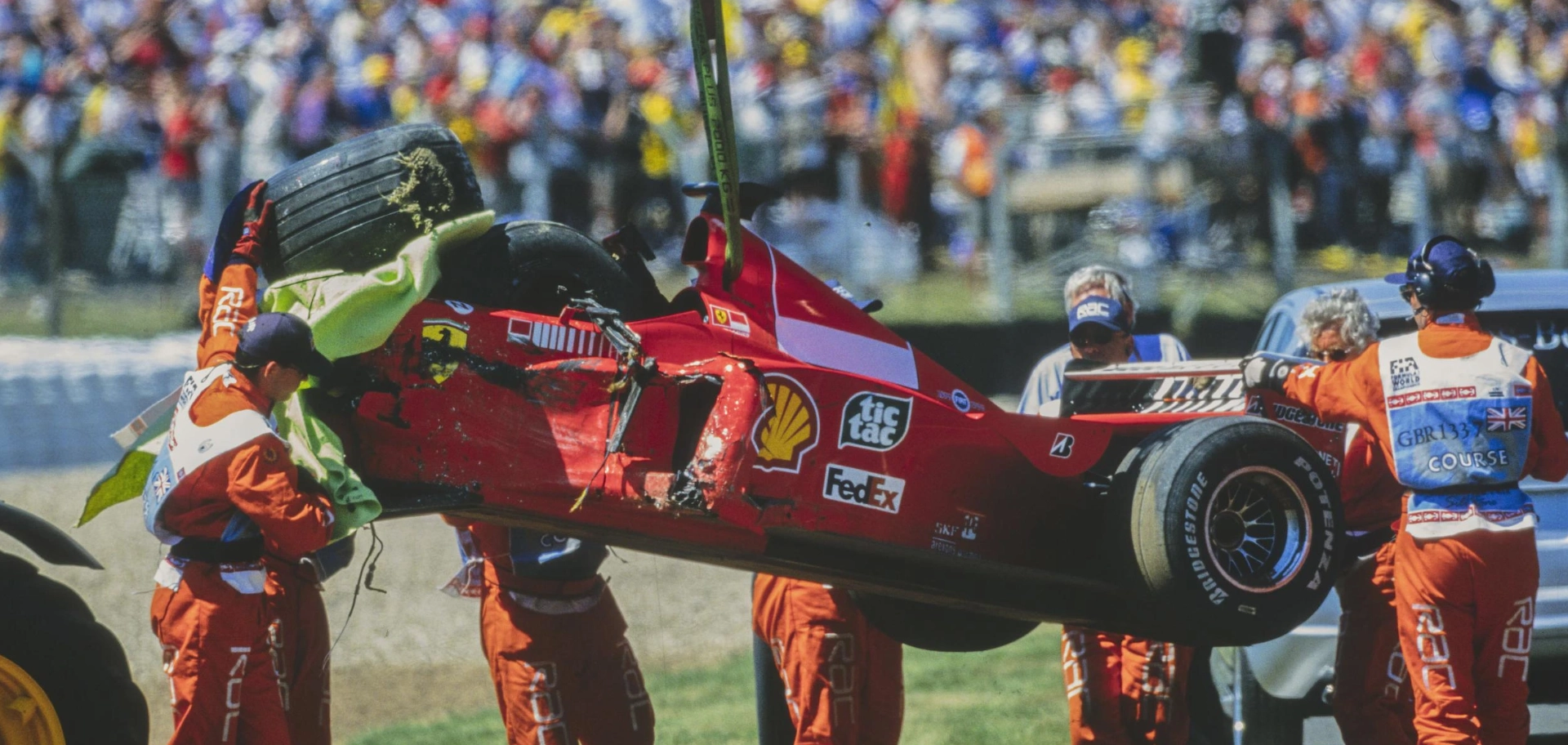 f1-schumacher-ferrari-accident-silverstone-1999 F1 - 11 juillet 1999 : Michael Schumacher (Ferrari) victime d'un gros accident dans le premier tour du Grand Prix de Grande-Bretagne à Silverstone