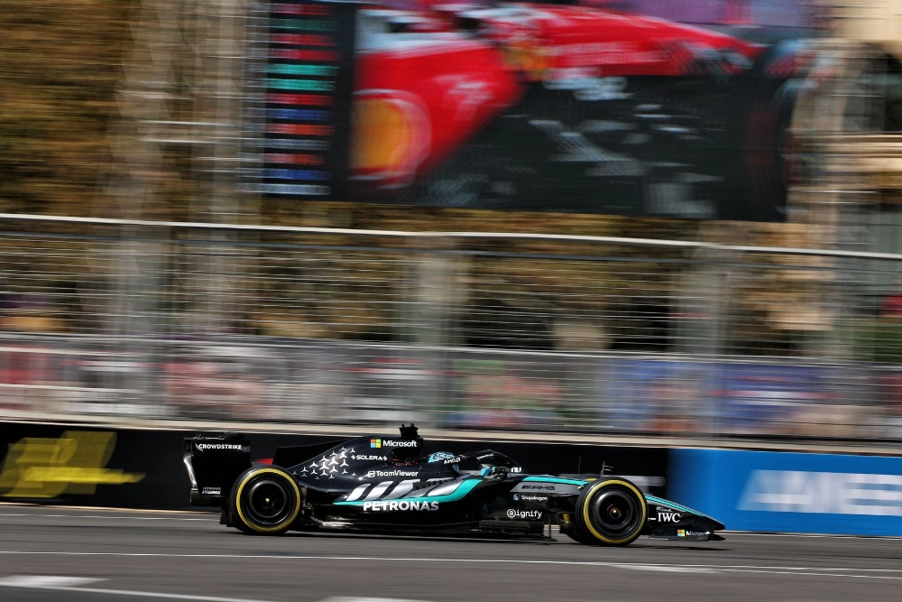George Russell signe une pole position magistrale au Grand Prix d'Azerbaijan 2026