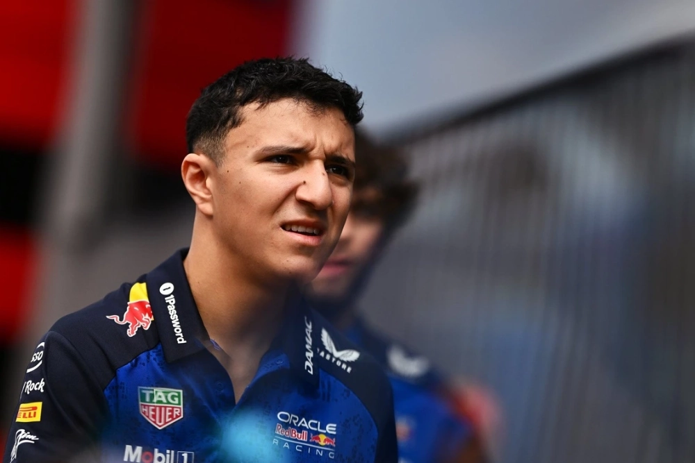 Isack Hadjar prolongé par Red Bull pour la saison 2027 de Formule 1